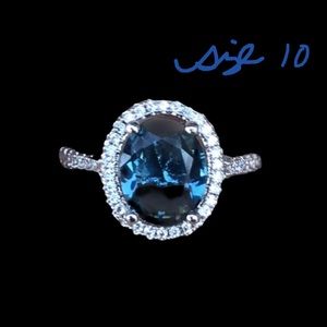 Gorgeous Silver And Sapphire Ring